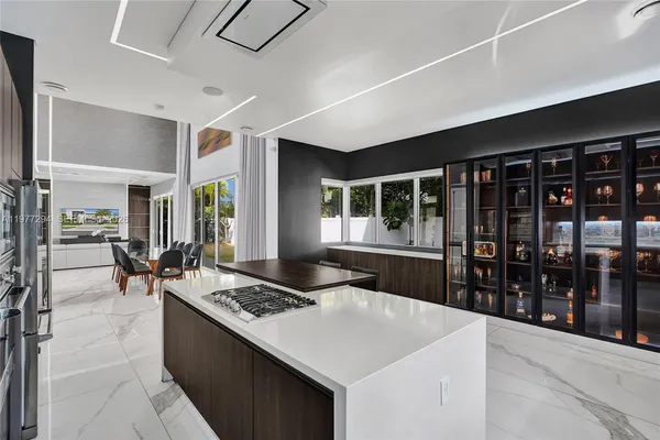 $2,680,000 | 10223 Northwest 75th Terrace, Doral, FL 33178