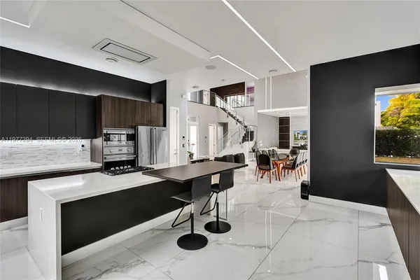 $2,680,000 | 10223 Northwest 75th Terrace, Doral, FL 33178