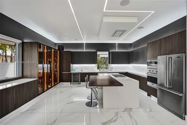 $2,680,000 | 10223 Northwest 75th Terrace, Doral, FL 33178