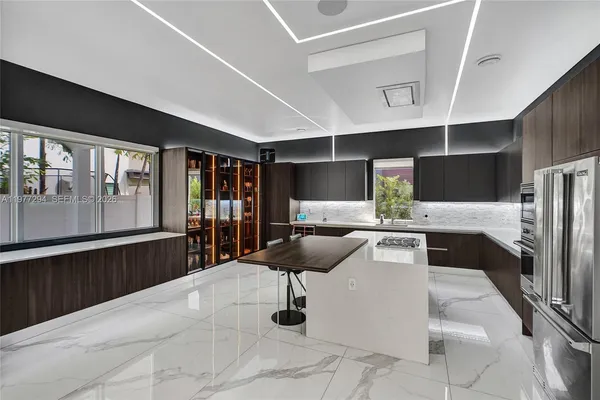 $2,680,000 | 10223 Northwest 75th Terrace, Doral, FL 33178