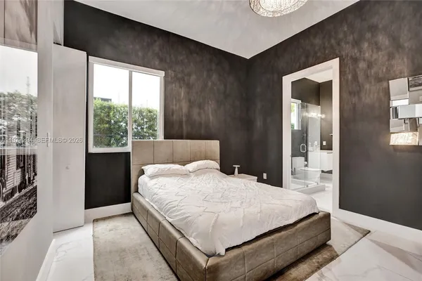 $2,680,000 | 10223 Northwest 75th Terrace, Doral, FL 33178