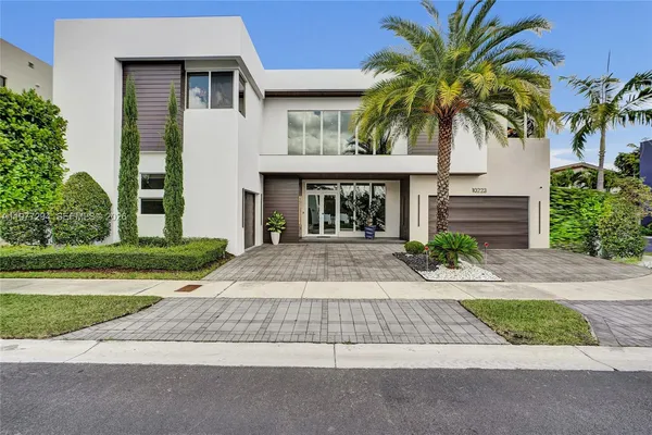 $2,680,000 | 10223 Northwest 75th Terrace, Doral, FL 33178