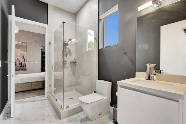 $2,680,000 | 10223 Northwest 75th Terrace, Doral, FL 33178