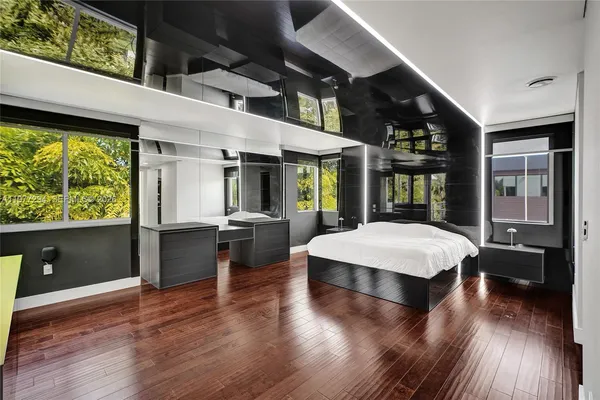 $2,680,000 | 10223 Northwest 75th Terrace, Doral, FL 33178