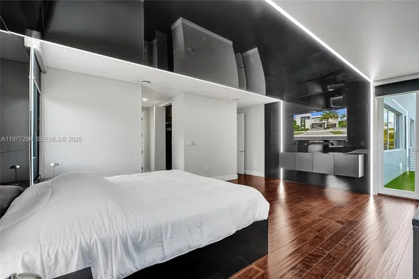 $2,680,000 | 10223 Northwest 75th Terrace, Doral, FL 33178