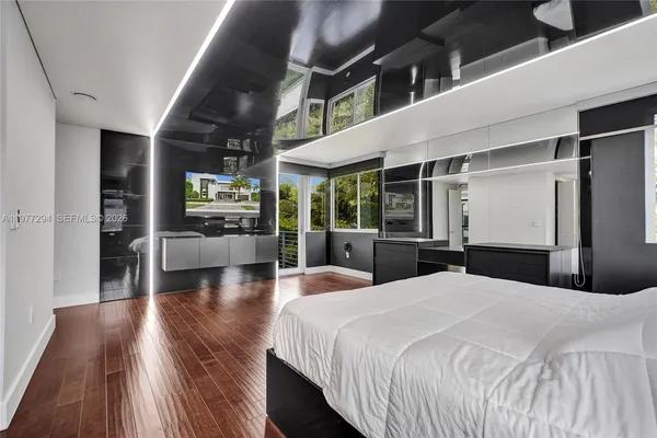 $2,680,000 | 10223 Northwest 75th Terrace, Doral, FL 33178