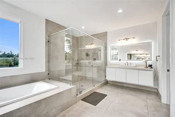 $2,680,000 | 10223 Northwest 75th Terrace, Doral, FL 33178