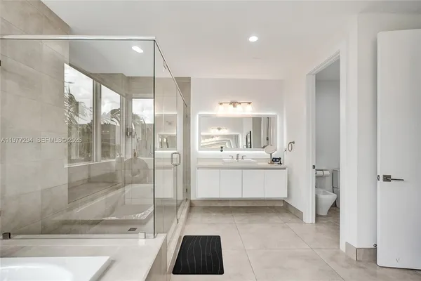 $2,680,000 | 10223 Northwest 75th Terrace, Doral, FL 33178