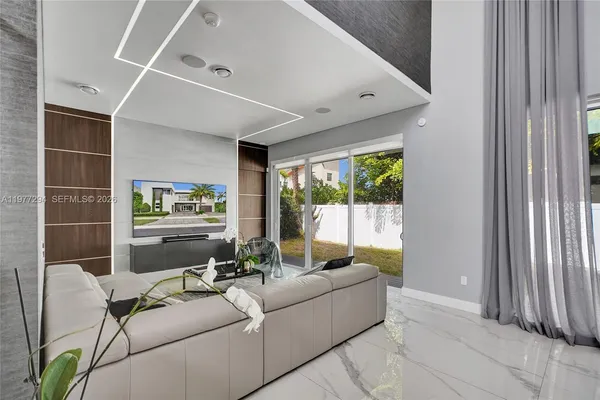 $2,680,000 | 10223 Northwest 75th Terrace, Doral, FL 33178