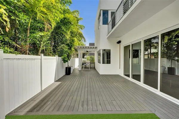 $2,680,000 | 10223 Northwest 75th Terrace, Doral, FL 33178