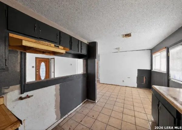 $140,100 | 2203 Colony Drive, Hondo, TX 78861