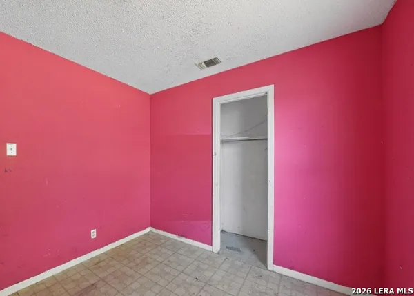 $140,100 | 2203 Colony Drive, Hondo, TX 78861