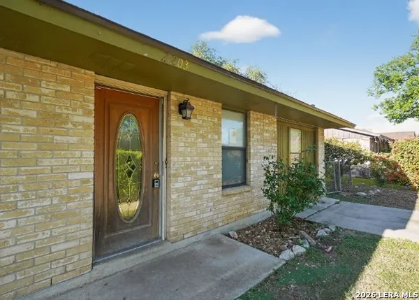 $140,100 | 2203 Colony Drive, Hondo, TX 78861