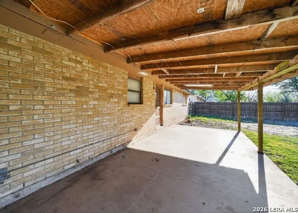 $140,100 | 2203 Colony Drive, Hondo, TX 78861