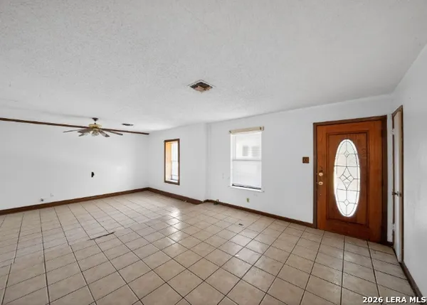 $140,100 | 2203 Colony Drive, Hondo, TX 78861