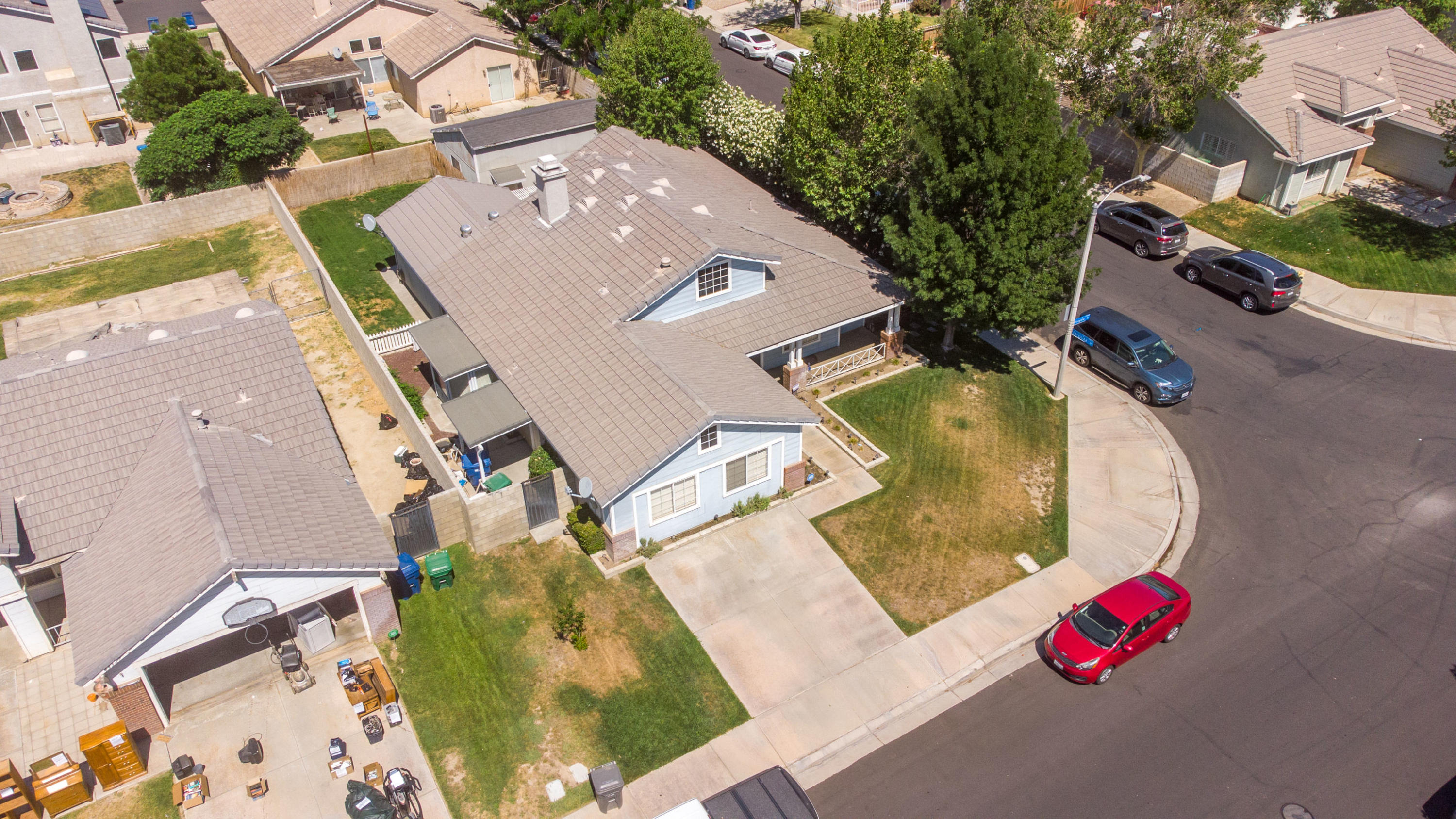 43333 Vineyard Drive Lancaster, CA 93535 - Photo 2 of 31 an aerial view of a house with swimming pool