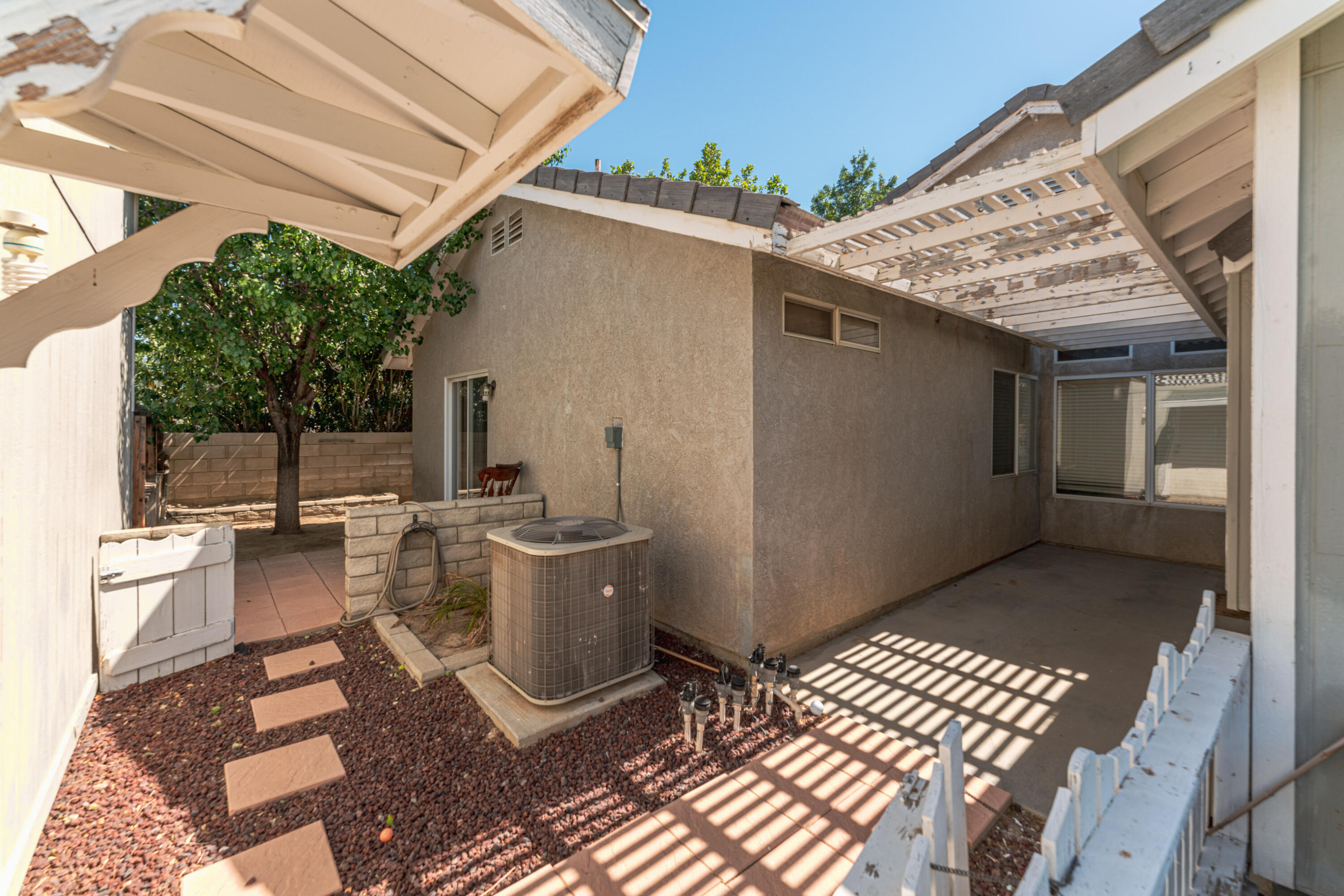 43333 Vineyard Drive Lancaster, CA 93535 - Photo 29 of 31 a view of a patio on the house