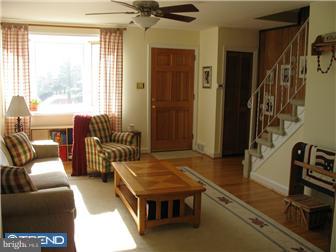 712 Michell Street Ridley Park, PA 19078 - Photo 3 of 11 Living Room