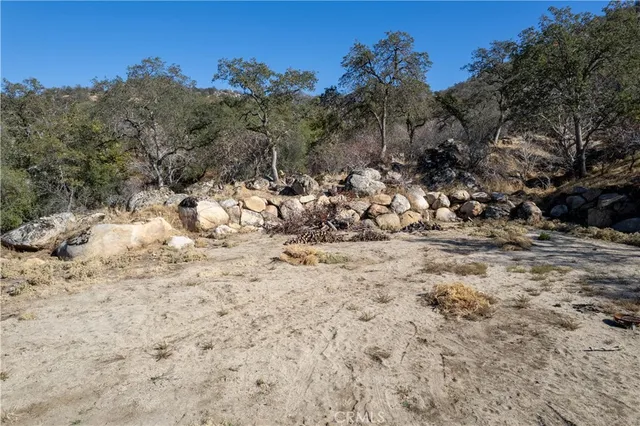 $99,999 | 45352 Hammond Drive, Three Rivers, CA 93271