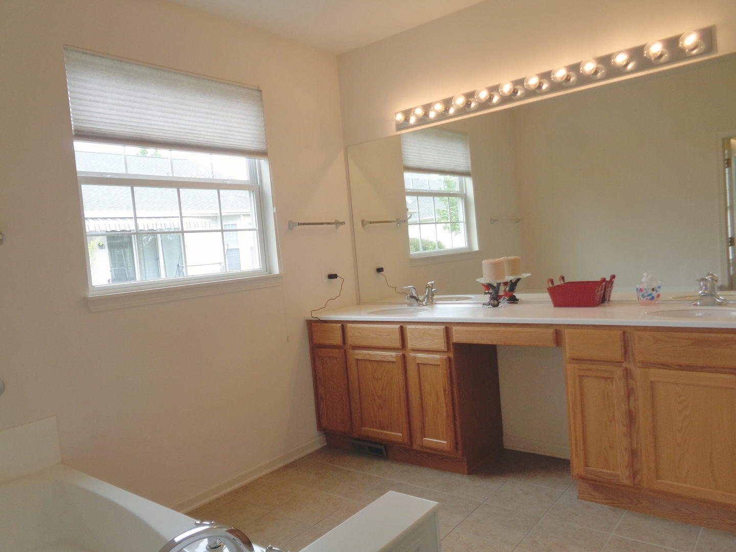 2504 Edgewater Drive Elgin, IL 60124 - Photo 13 of 29