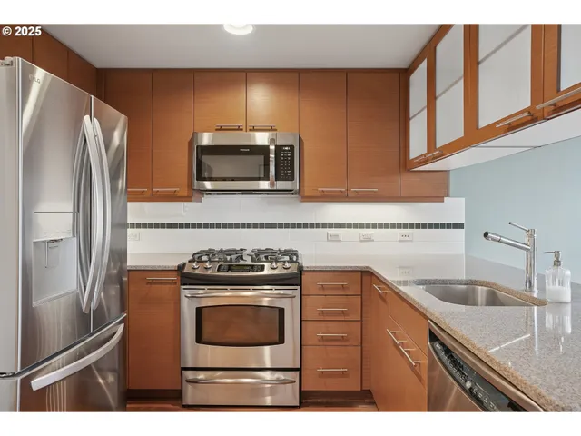 $245,000 | 1500 Southwest 11th Avenue, Unit 1005, Portland, OR 97201