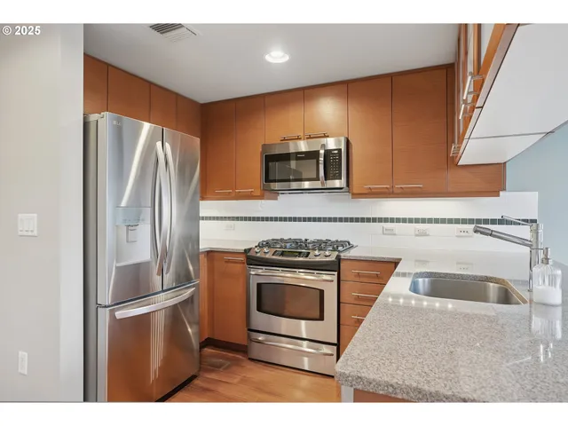 $245,000 | 1500 Southwest 11th Avenue, Unit 1005, Portland, OR 97201