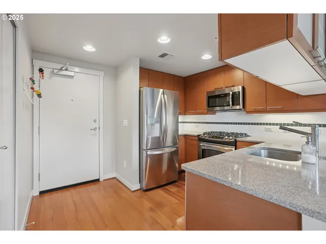 $245,000 | 1500 Southwest 11th Avenue, Unit 1005, Portland, OR 97201