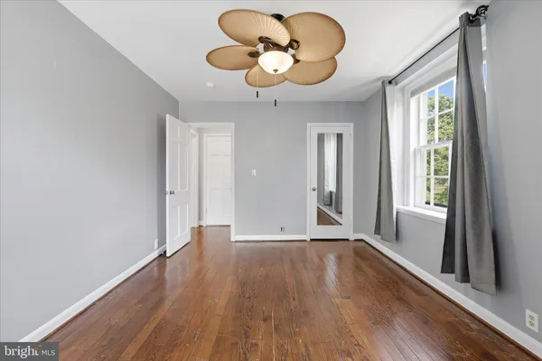$2,350 | 3856 Porter Street Northwest, Unit D370, Washington, DC 20016