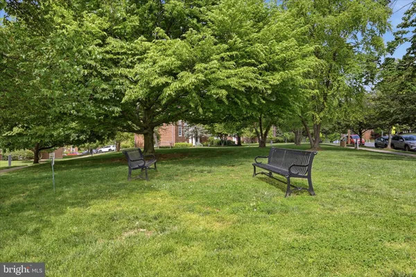 $2,350 | 3856 Porter Street Northwest, Unit D370, Washington, DC 20016