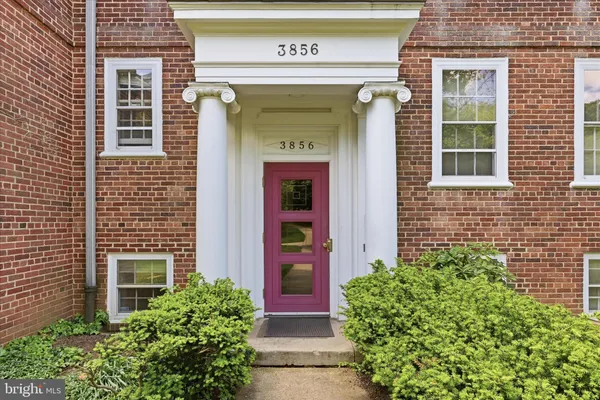 $2,350 | 3856 Porter Street Northwest, Unit D370, Washington, DC 20016