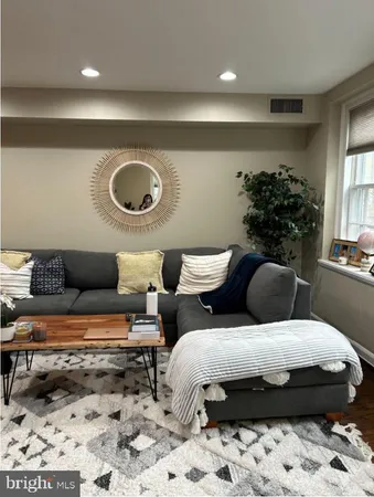 $2,350 | 3856 Porter Street Northwest, Unit D370, Washington, DC 20016