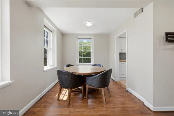 $2,350 | 3856 Porter Street Northwest, Unit D370, Washington, DC 20016