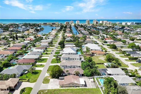 $2,350 | 839 108th Avenue North, Naples, FL 34108