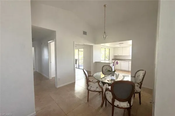 $2,350 | 839 108th Avenue North, Naples, FL 34108