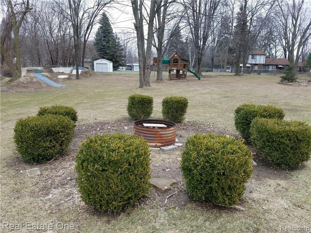 31640 Hayes Road Fraser, MI 48026 - Photo 14 of 22 20170211_143707.jpg