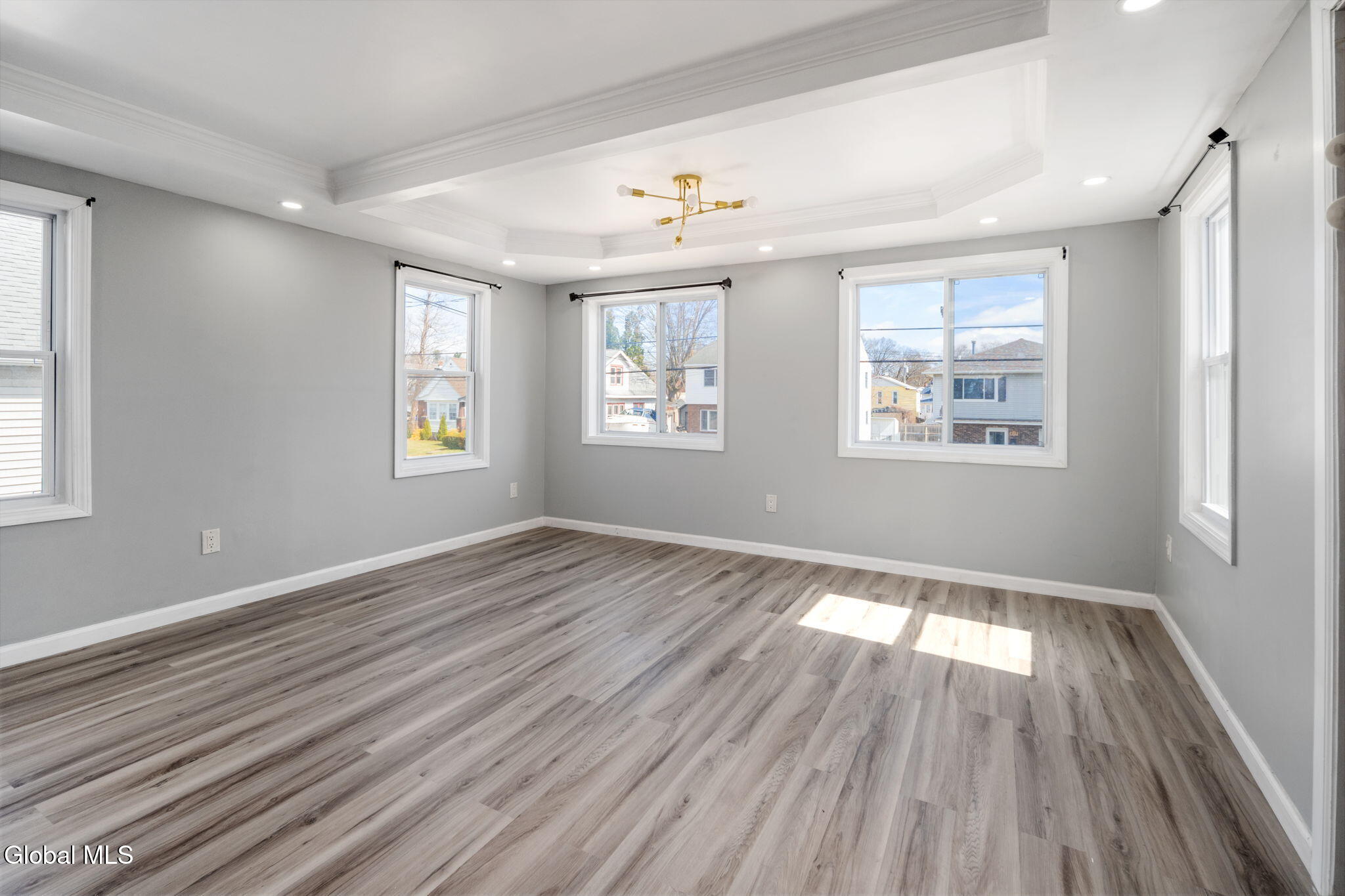 418 Eleventh Street Schenectady, NY 12306 - Photo 5 of 28 418 Eleventh St