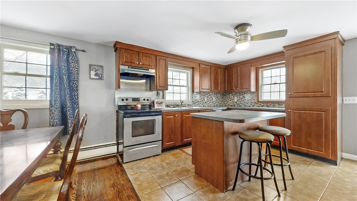 23 Vale Street Warwick, RI 02886 - Photo 8 of 16 Gallery Image 8