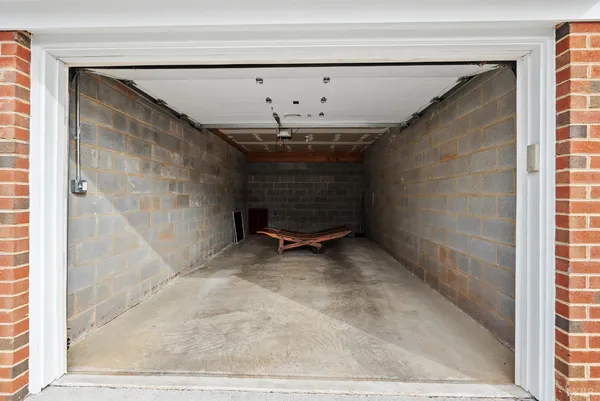 $249,900 | 605 Wyndhurst Drive, Unit 202, Lynchburg, VA 24502