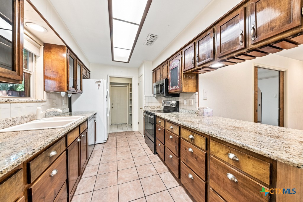 605 Ridgecrest New Braunfels, TX 78130 - Photo 17 of 36 Gallery Image 17