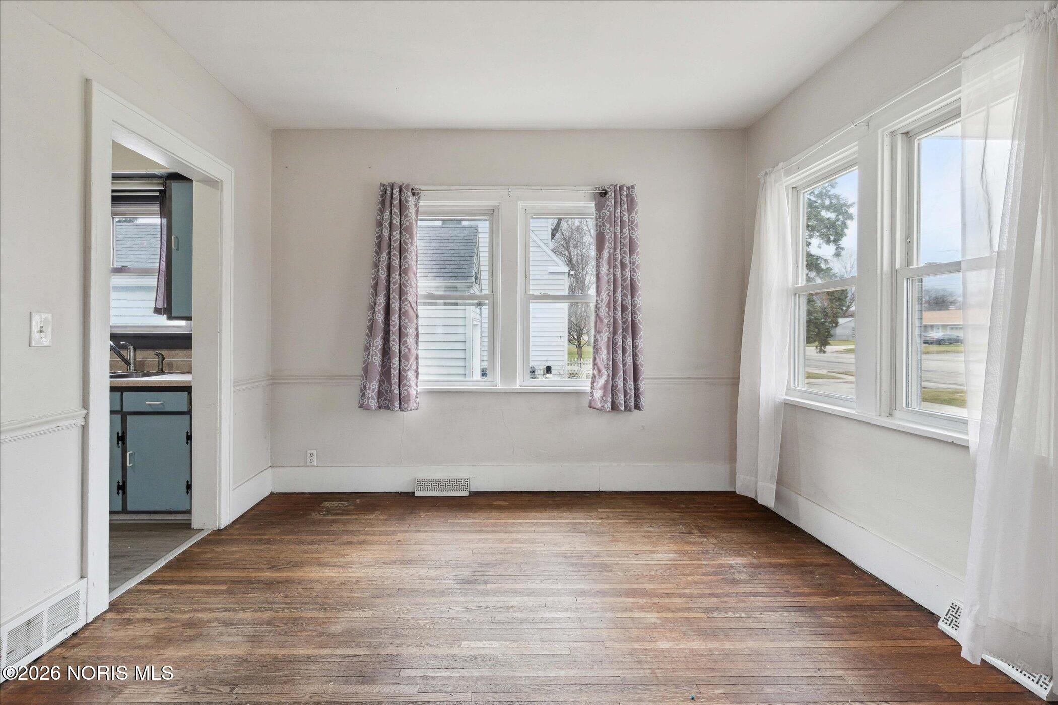 2849 West Laskey Road Toledo, OH 43613 - Photo 21 of 35 11-2849-W-Laskey-Rd-Toledo-OH-43613-Wind