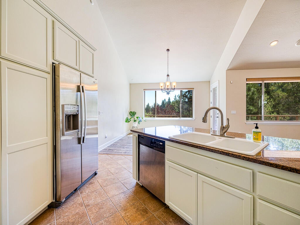 1096 Timber Ridge Loop Klamath Falls, OR 97601 - Photo 18 of 40 1096 Timber Ridge-18