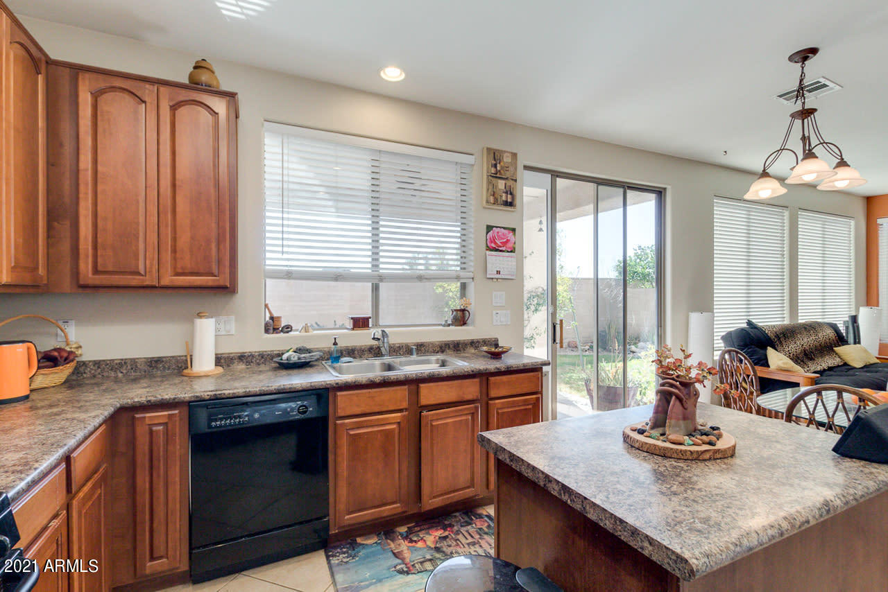 2601 West Florentine Road Phoenix, AZ 85086 - Photo 8 of 34 Listing_618385_Photo_8