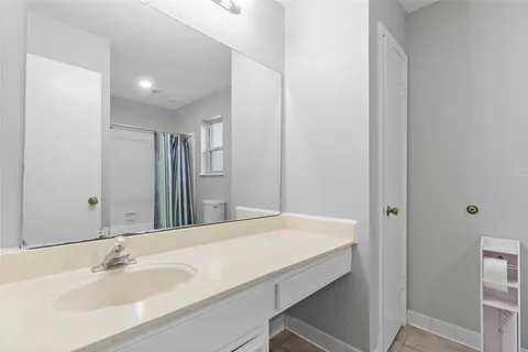 $350,000 | 1207 Yorkshire Drive, Friendswood, TX 77546