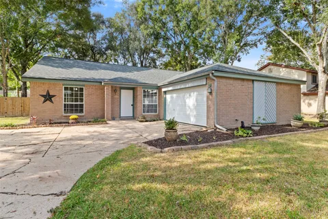 $350,000 | 1207 Yorkshire Drive, Friendswood, TX 77546