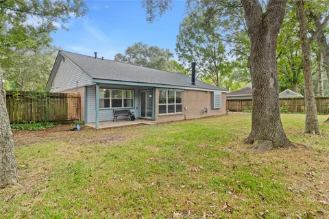 $350,000 | 1207 Yorkshire Drive, Friendswood, TX 77546