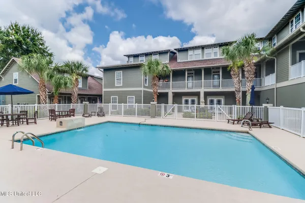$1,975 | 922 Porter Avenue, Unit 220, Ocean Springs, MS 39564