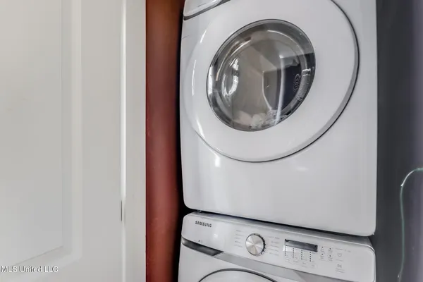 $1,975 | 922 Porter Avenue, Unit 220, Ocean Springs, MS 39564