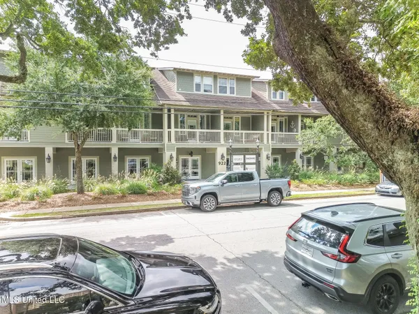 $1,975 | 922 Porter Avenue, Unit 220, Ocean Springs, MS 39564