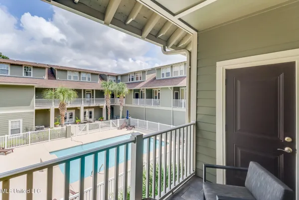 $1,975 | 922 Porter Avenue, Unit 220, Ocean Springs, MS 39564