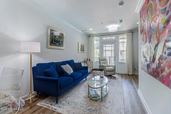 $1,975 | 922 Porter Avenue, Unit 220, Ocean Springs, MS 39564